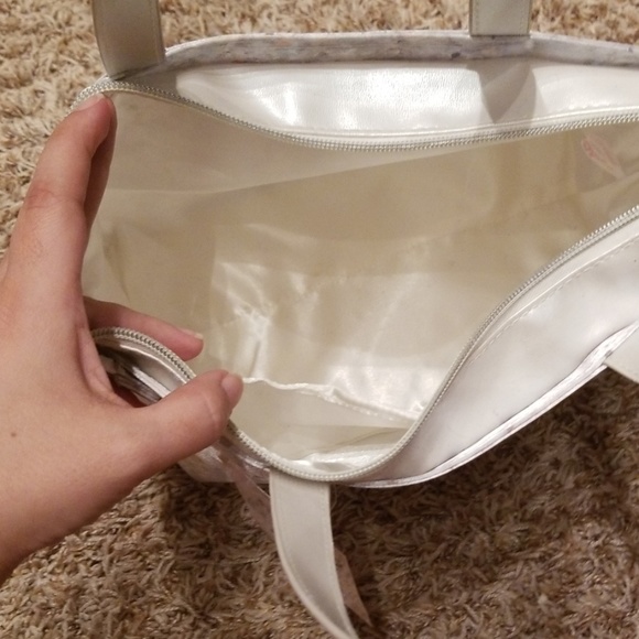 SANRIO 40th Anniversary Hello Kitty Purse - Picture 5 of 5